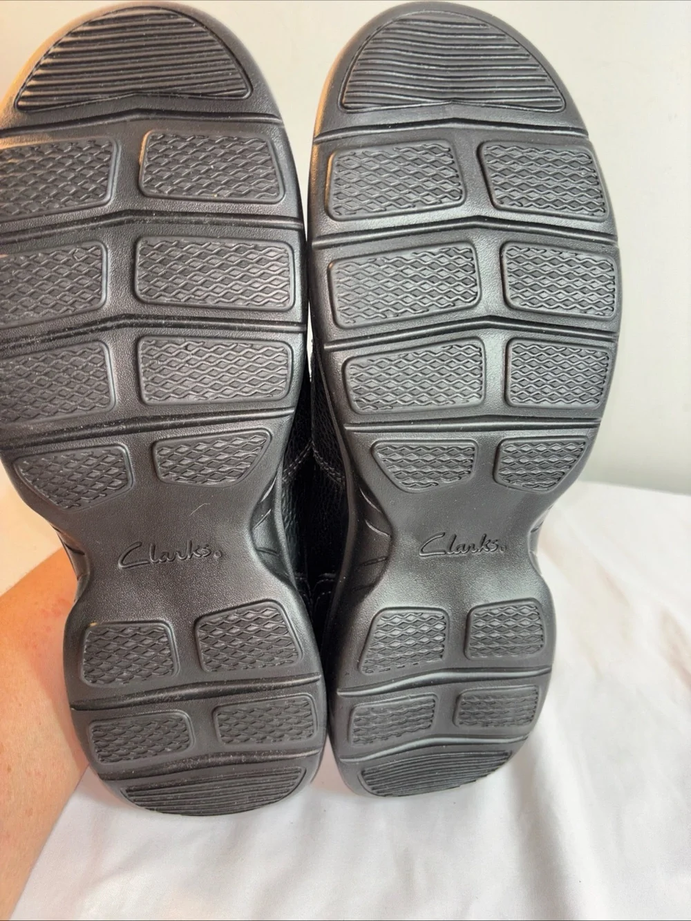 Clark’s Extreme Comfort New Men's Black Slip-On Comfort Loafers. 7/8